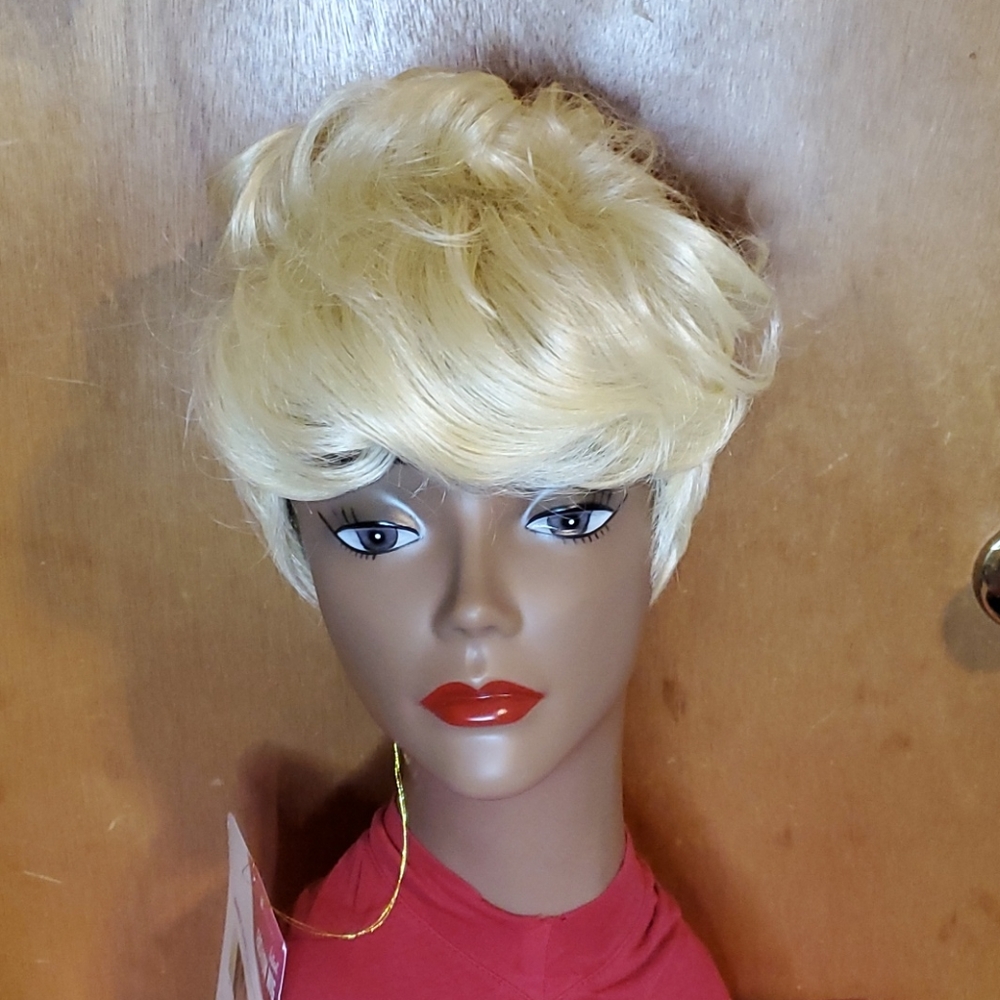 Short Blonde Wig